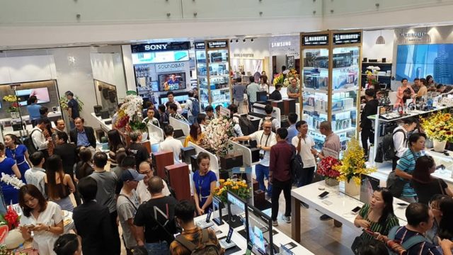 mai-nguyen-flagship-store