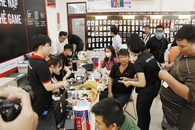 hon-6-700-don-dat-mua-truoc-bo-ba-galaxy-s20-tai-fpt-shop