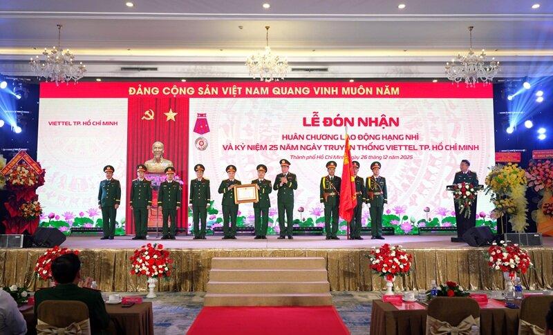 Viettel TP. Hồ Chí Minh 25 năm phát triển và vinh dự nhận Huân chương Lao động hạng Nhì插图