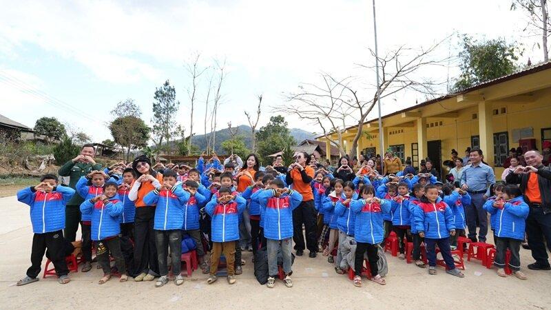 FPT Shop chung tay cùng bộ đội biên phòng mang công nghệ đến học sinh Mường Lạn插图